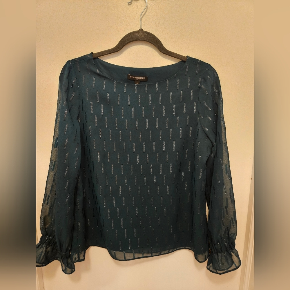 NWT Banana Republic Factory small green embellished long sleeved blouse.
